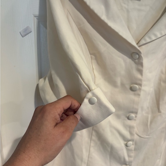 Unique Vintage Cream Button-Up Top - Picture 3 of 6